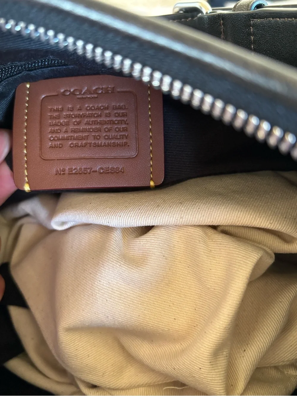 Coach compact black